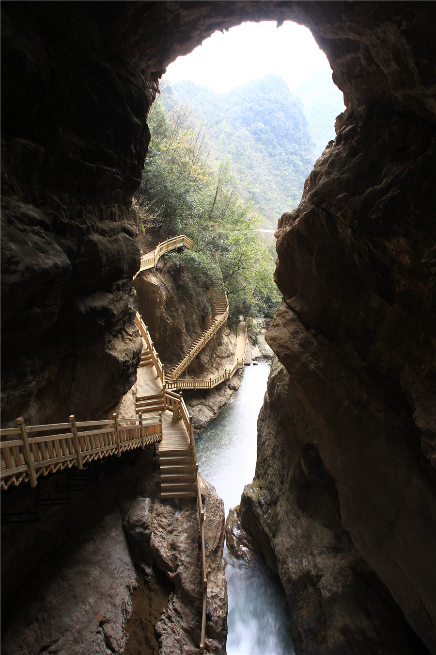 神农架林区天生桥景区