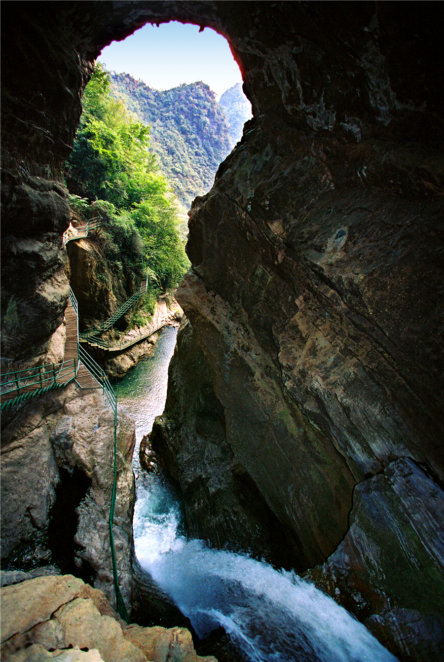 神农架林区天生桥景区
